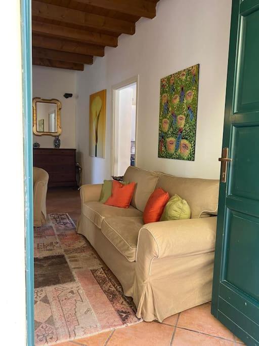 La Casa Nel Borgo Apartment Angera Exterior photo